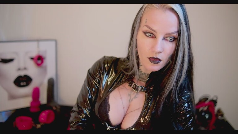 TOXIEROIN's Streamate show and profile