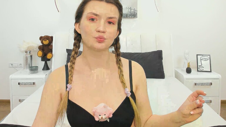 Reneswee's Streamate show and profile