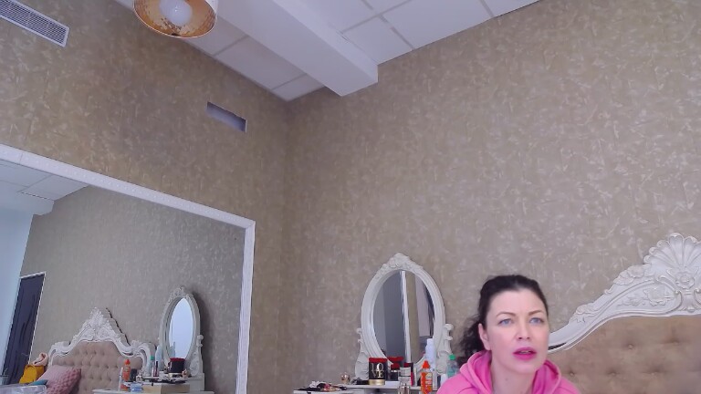 NataliaRed's Streamate show and profile